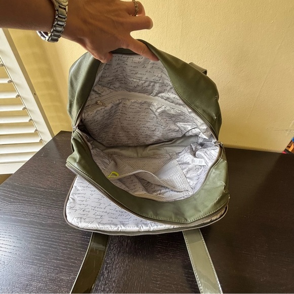 Lululemon green urban sanctuary bag shoulder tote - Picture 10 of 15